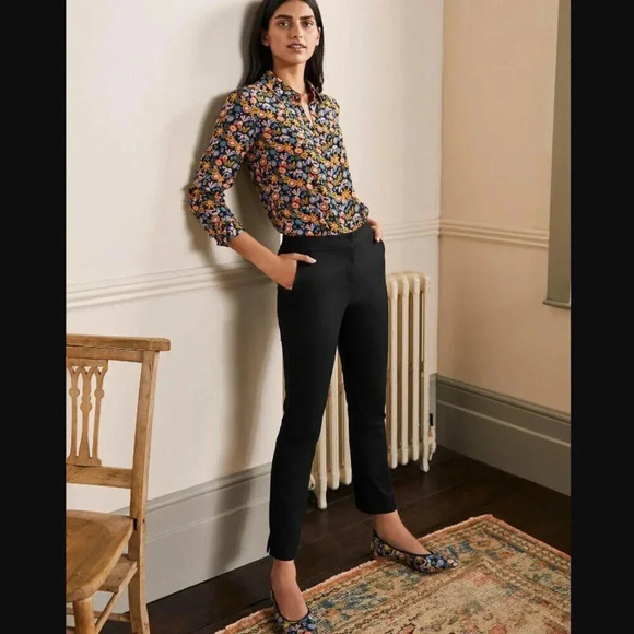 Boden Richmond 7/8 Trousers in Black - Picture 1 of 12